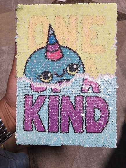 𝅺STYLE.LAB Magic Sequin Narwhal/One of a Kind Reveal Journal - Picture 1 of 12